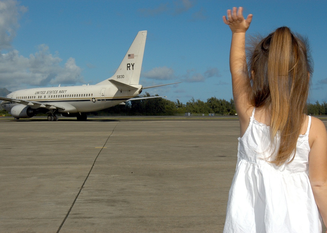 People From Around The World Share Their Airport Farewell Stories