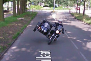 People From Around The World Share The Weirdest Google Street Views