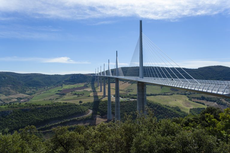 The 30 Coolest Bridges In The World – RoughMaps