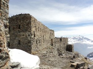 40 Abandoned Castles From Around The World